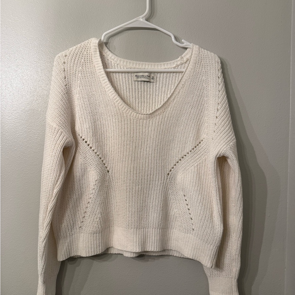 Abercrombie & Fitch Woman’s Cream Oversized V-Neck Knit Sweater